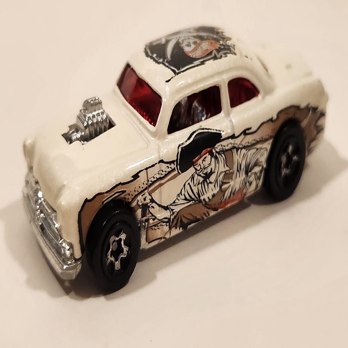 2003 Hot Wheels Boulevard Buccaneers Shoe Box White Die Cast Toy Car Vehicle