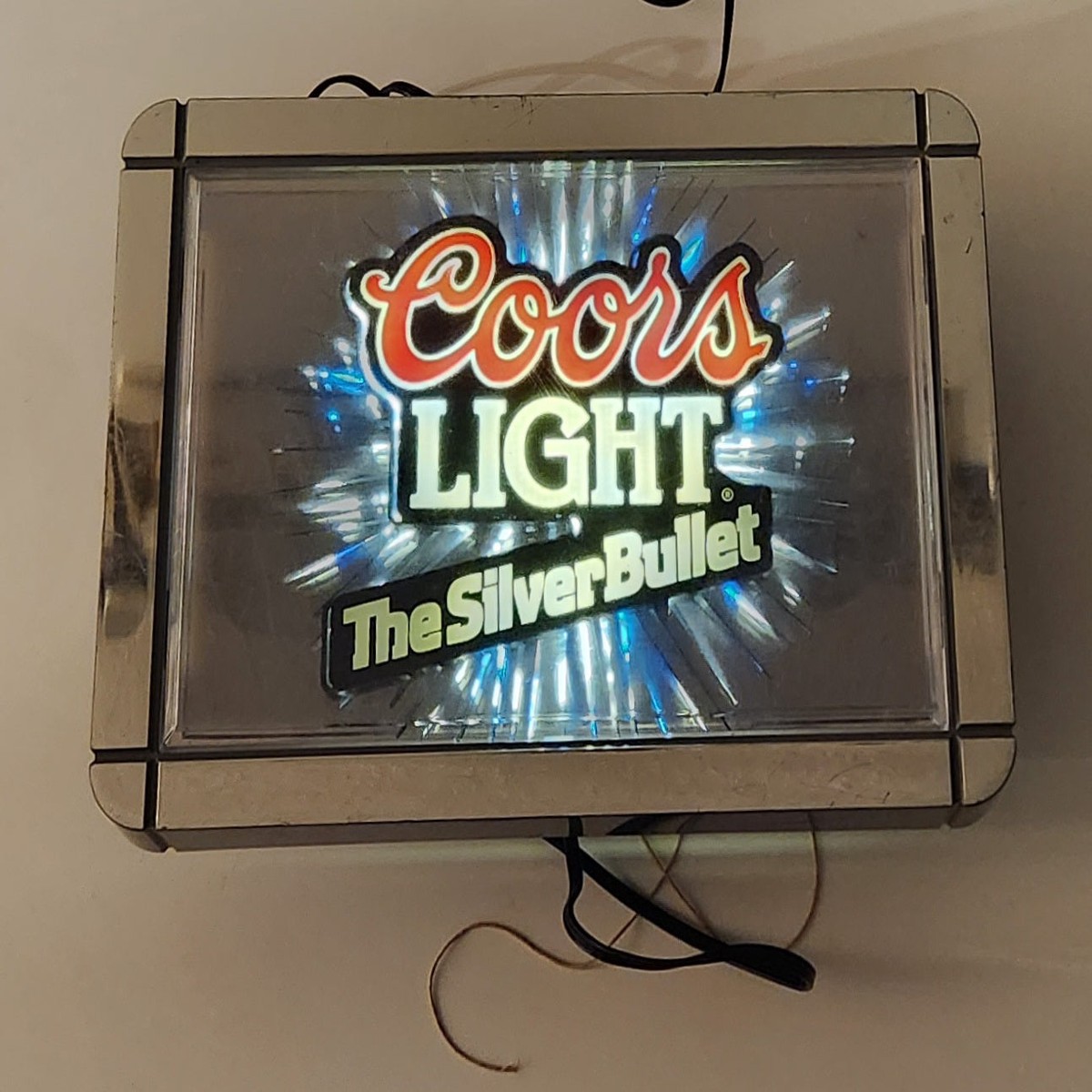Rare 1990 Coors Light The Silver Bullet Animated Light Up Starburst Back Bar Sign
