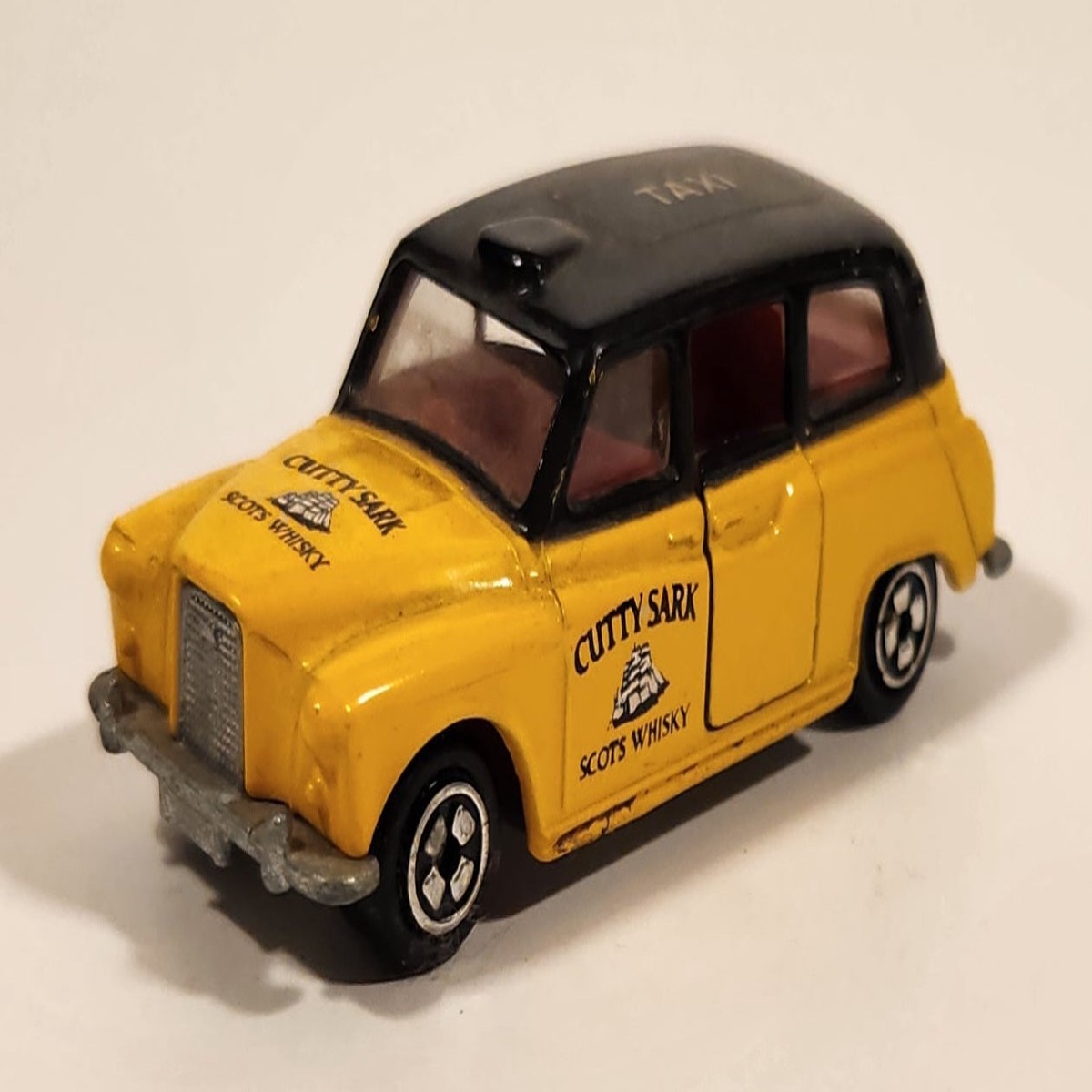 Corgi Cutty Sark Scots Whisky London Taxi Cab Yellow Die Cast Toy Car Vehicle with Opening Suicide Doors