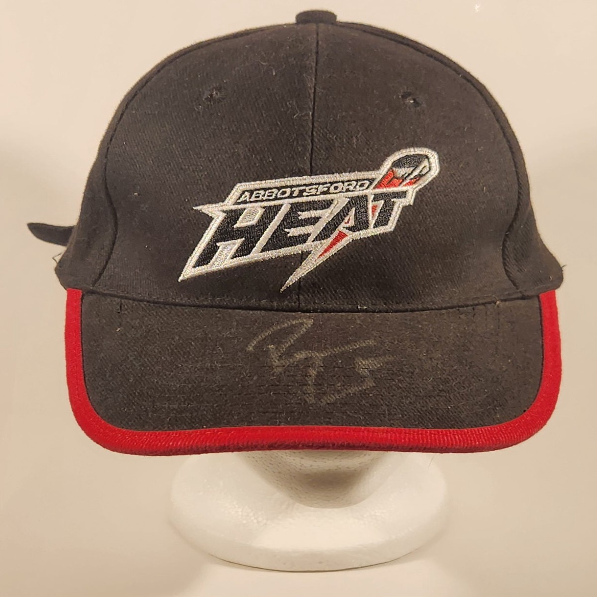 AHL Abbotsford Heat Ice Hockey Team Red Rimmed Black Adjustable Baseball Cap Hat Autographed
