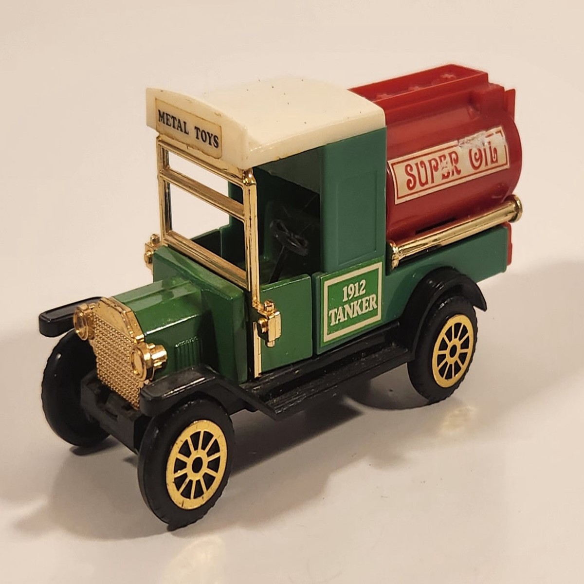 Vintage Reader's Digest High Speed No. 502 1912 Tanker Truck Green Red "Super Oil" Die Cast Toy Car Vehicle