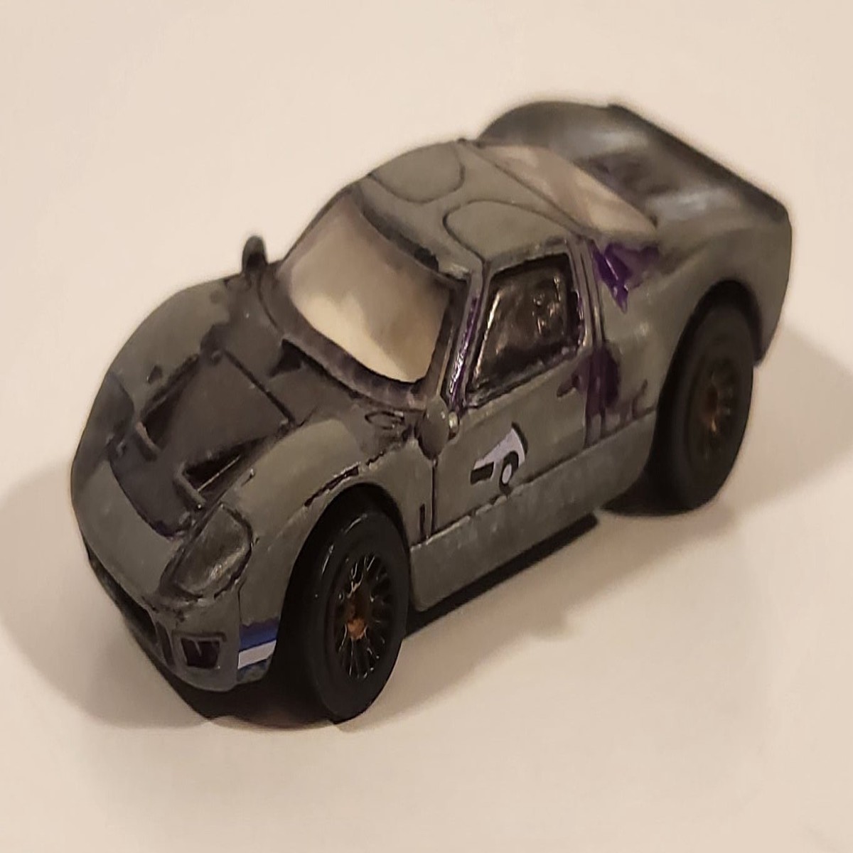 2001 Hot Wheels Ford GT - 40 78 Purple Die Cast Toy Race Car Vehicle
