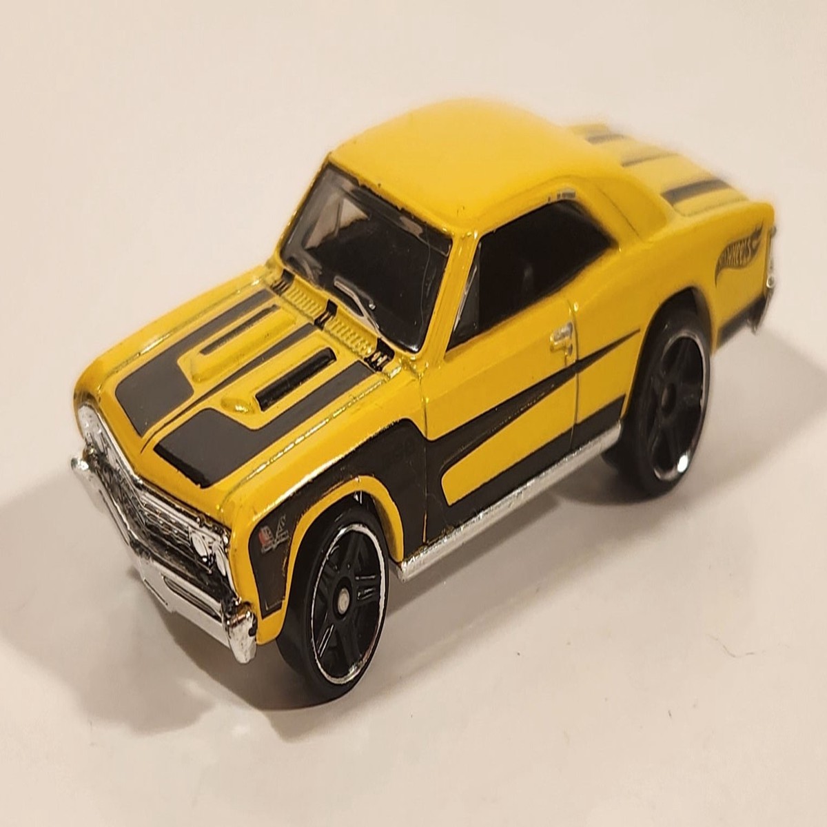 2014 Hot Wheels Workshop Muscle Mania '67 Chevelle SS 396 Yellow Die Cast Toy Car Vehicle