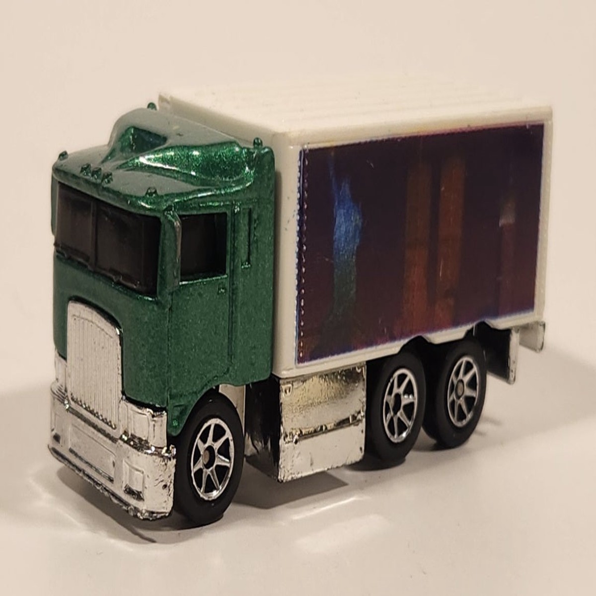 1995 Hot Wheels Photo Finish Hiway Hauler Semi Truck Rig Green Die Cast Toy Car Vehicle
