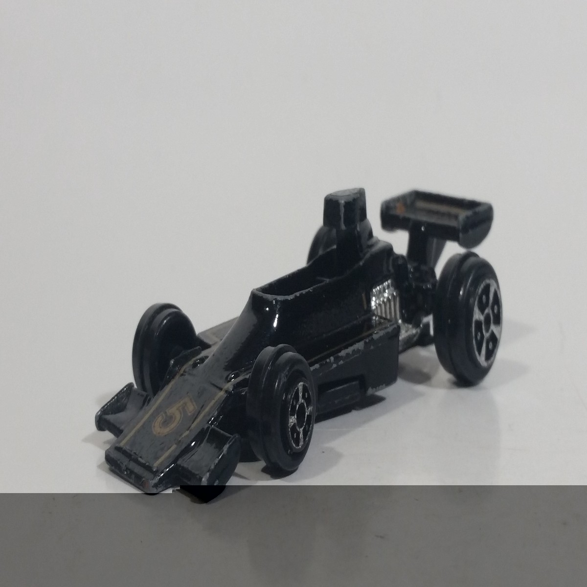 Vintage Yatming Lotus JPS #5 Black No. 1305 Die Cast Toy Race Car Vehicle - Missing Driver