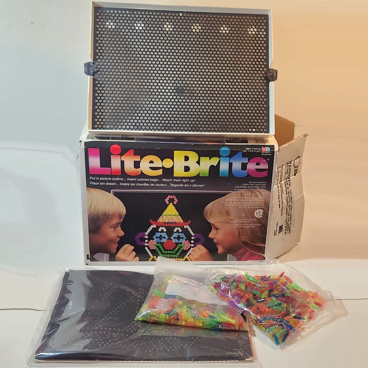 Vintage 1991 Milton Bradly Lite Brite Model No. C4780 LR24153 110V 25W Lite Brite Toy Light Up Picture Toy with Bag of Pegs in Box