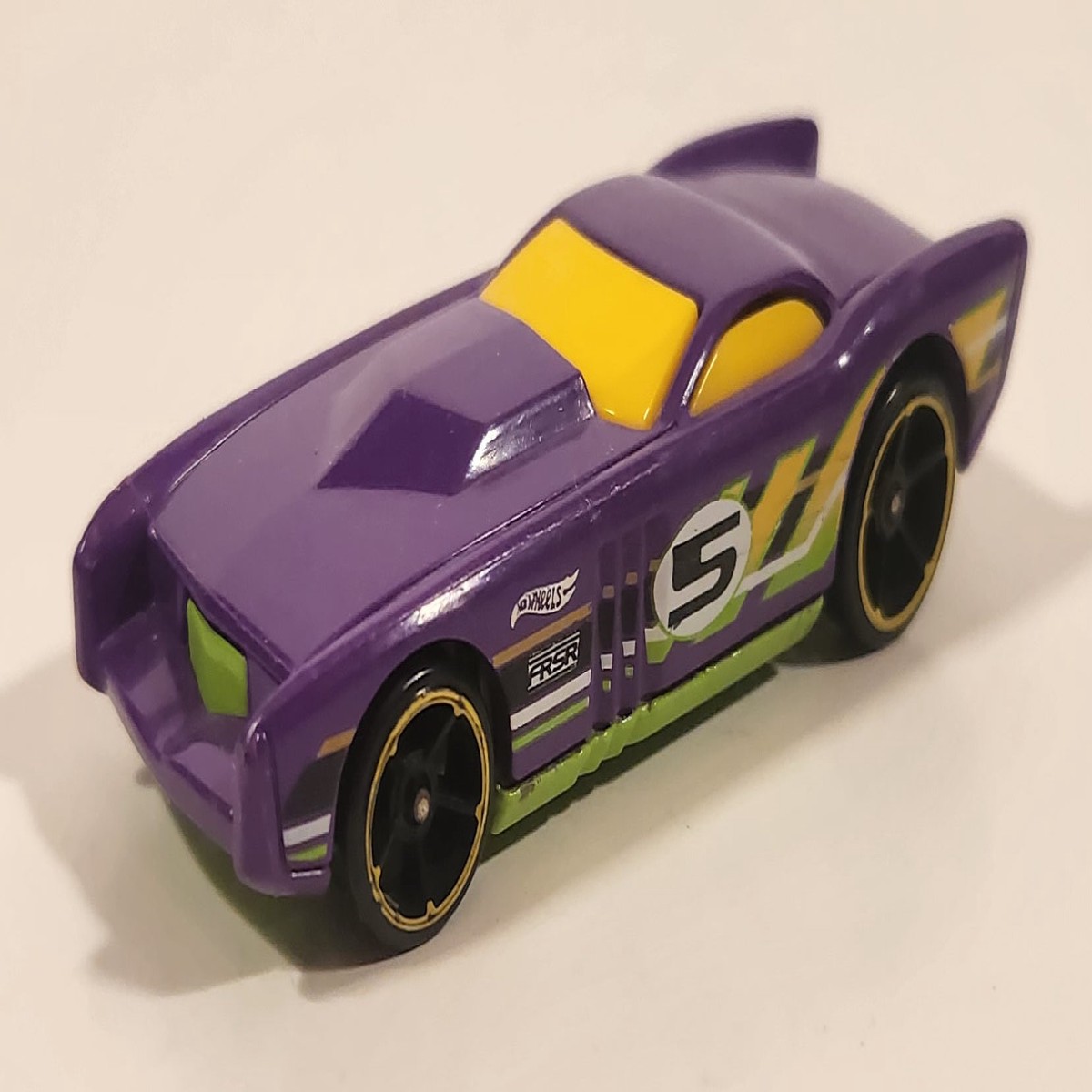 2014 Hot Wheels Super Loop Chase Race The Gov'ner #5 Purple Die Cast Toy Car Vehicle
