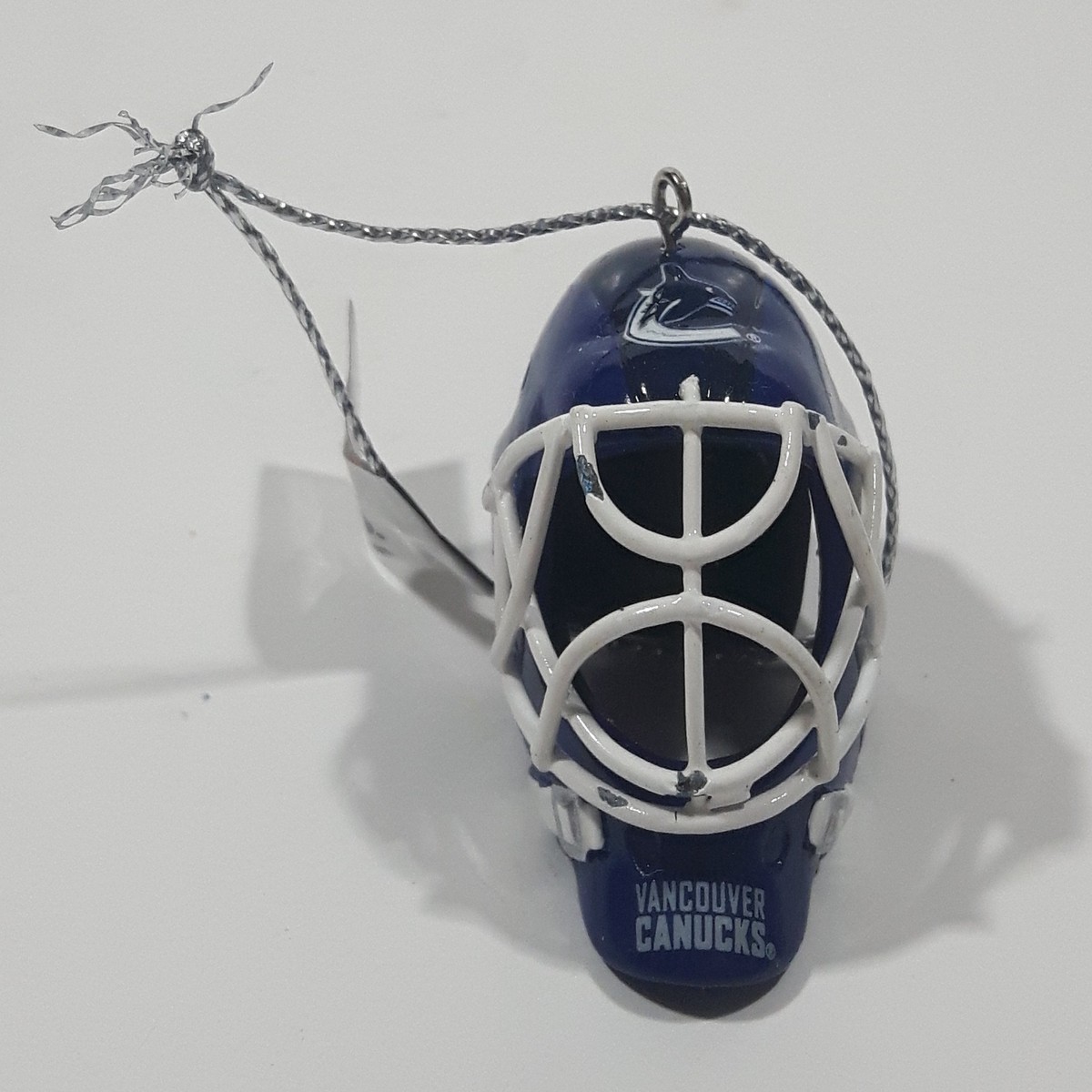 Forever Collectibles NHL Vancouver Canucks Ice Hockey Team 1 3/8" Tall Resin Goalie Mask Christmas Tree Ornament New with Tag