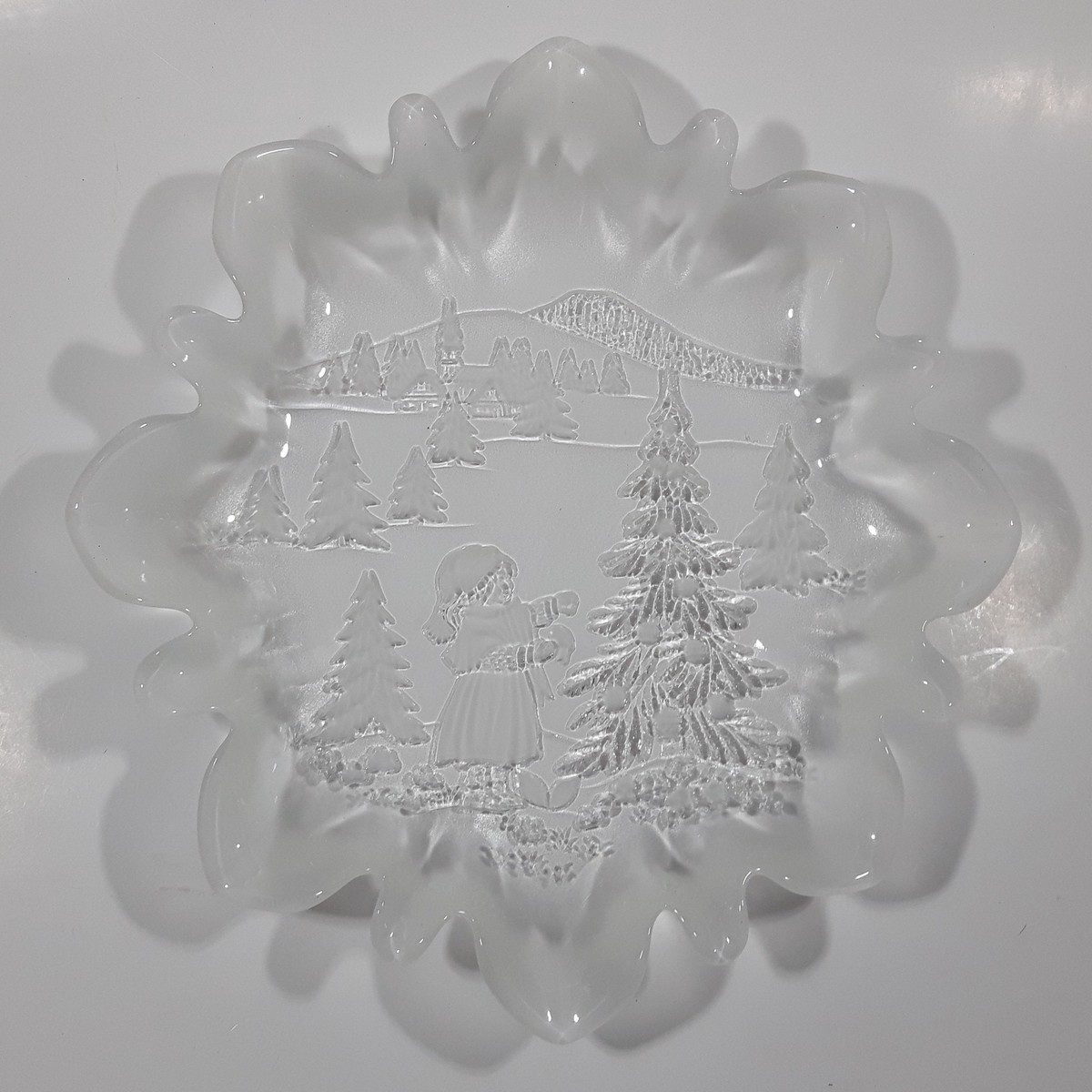 Mikasa Christmas Story Frosted Glass Child Throwing Snow Balls with Trees Embossed Glass Frilled Edge 10" Candy Dish