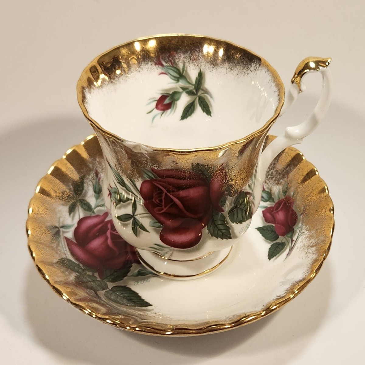 Vintage Royal Albert Old Country Roses Gold Trim Tea Cup & Saucer Set